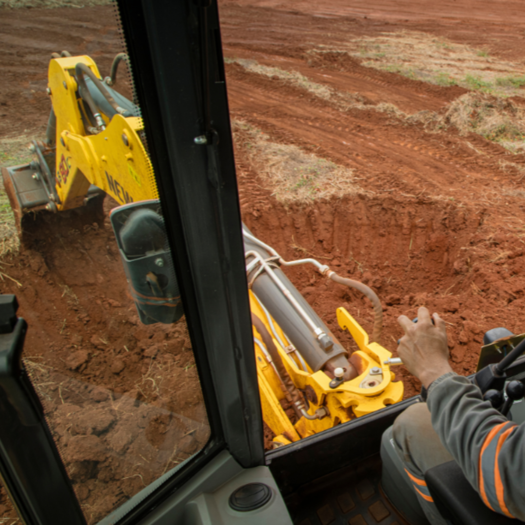 Serviços de Operador de Máquinas Pesadas
