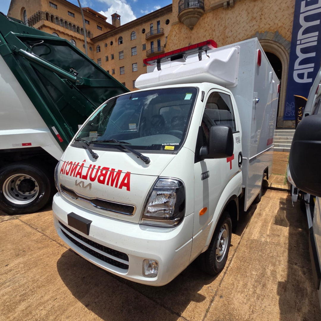 Ambulância de Simples Remoção 4×4 – Kia Bongo 2.5 4×4 Cabine Simples, Diesel (Adaptada)